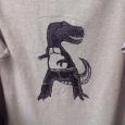 Pantalones rex on a grey t-shirt
